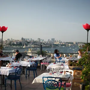 4* Hotel Raymond Old City
